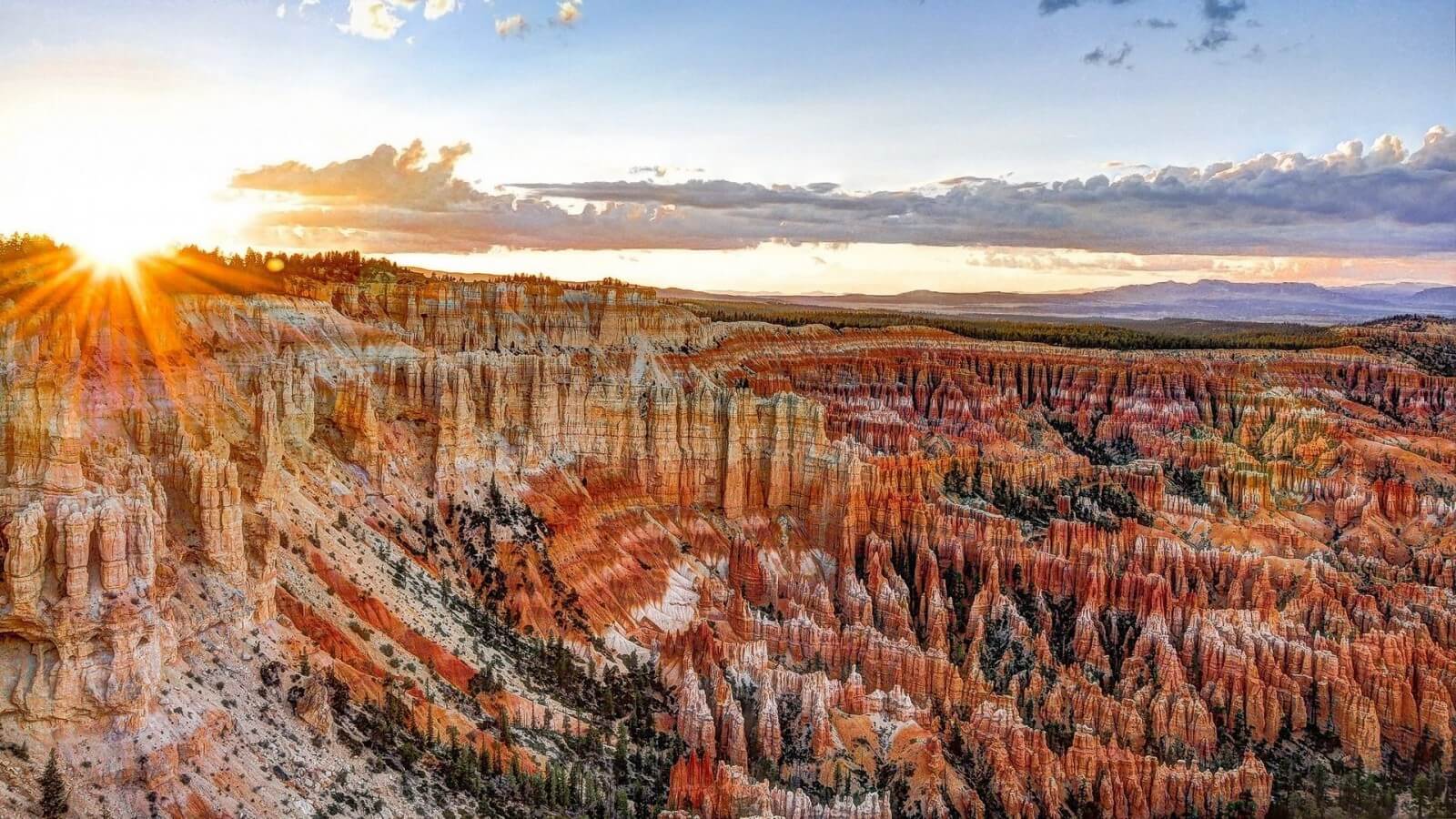 Bryce-Canyon-Utah-tourist-destination