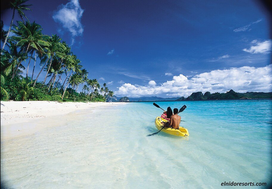 06.-Pangulasian-Island-Resort-Kayaking