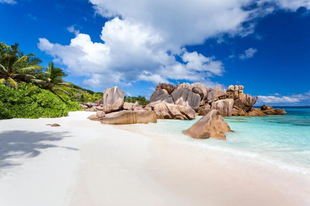 coco-beach-la-digue-seychelles