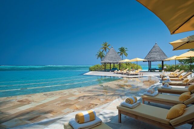 Four_Seasons_Resort_Maldives_at_Kuda_Huraa_Male