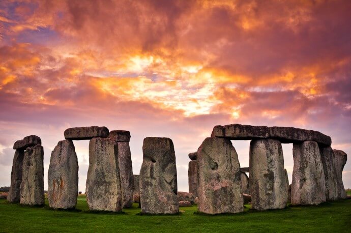 stonehenge-england-bilder-fotos-001-690x458